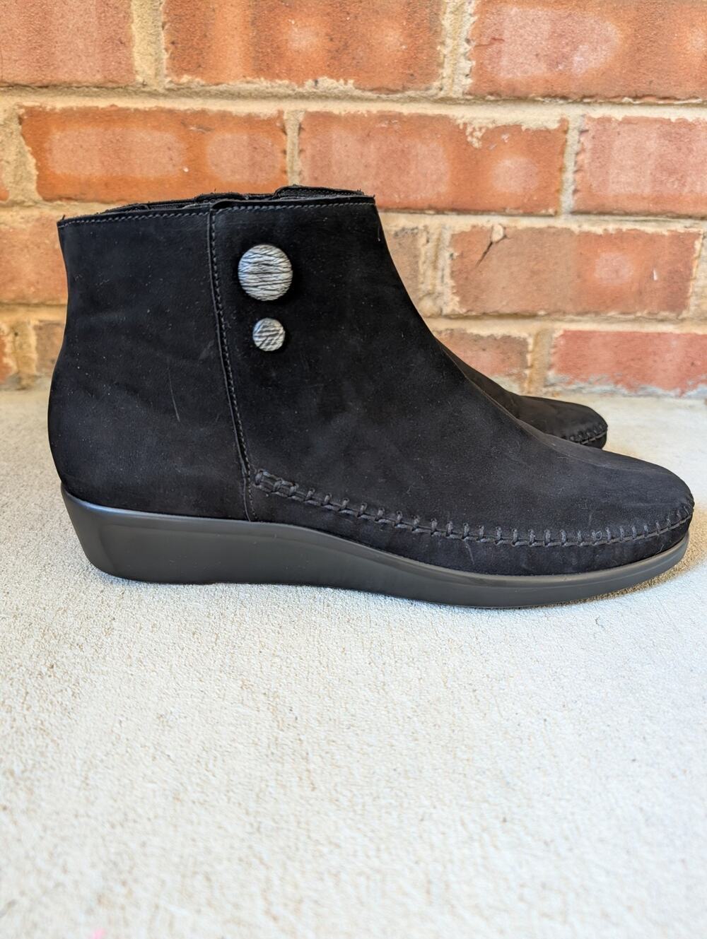SAS Jade Onyx Black Leather Ankle Boot Size 11 N Narrow Side Zip Wedge Comfort